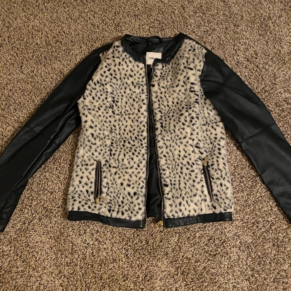 Leather jacket with fux fur
